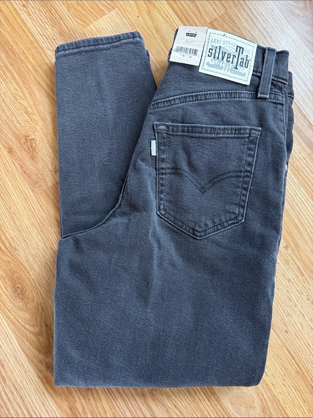 Levi's Charcoal High-Waisted Mom Jeans ✨ 28 x 27